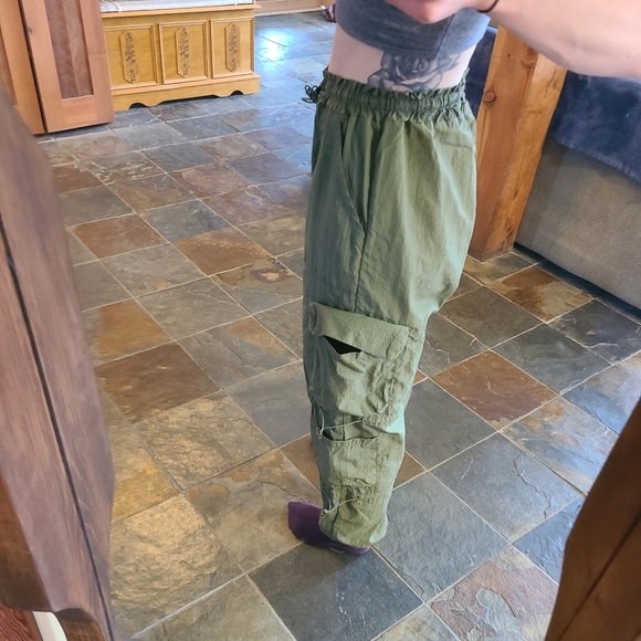 OLIVE GREEN SUPER BAGGY Cargo Pants - Picture 3 of 4